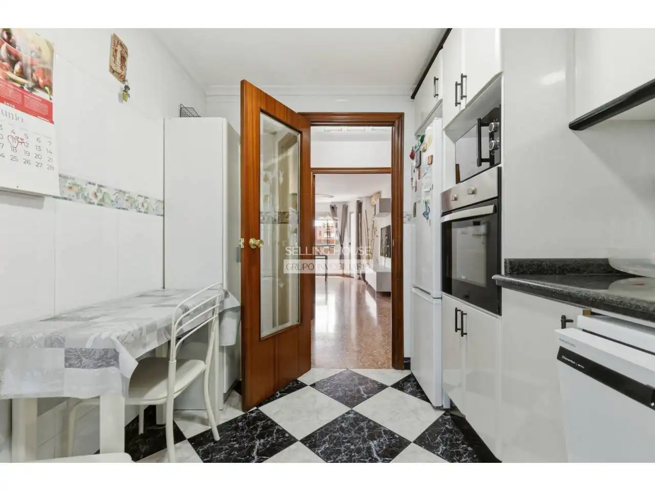 Kitchen of Flat for sale in Xirivella  with Air Conditioner, Storage room and Balcony