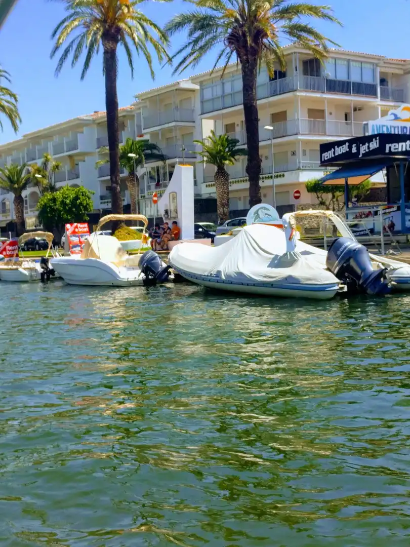 Parking de Apartamento en venta en Empuriabrava con Terraza y Balcón