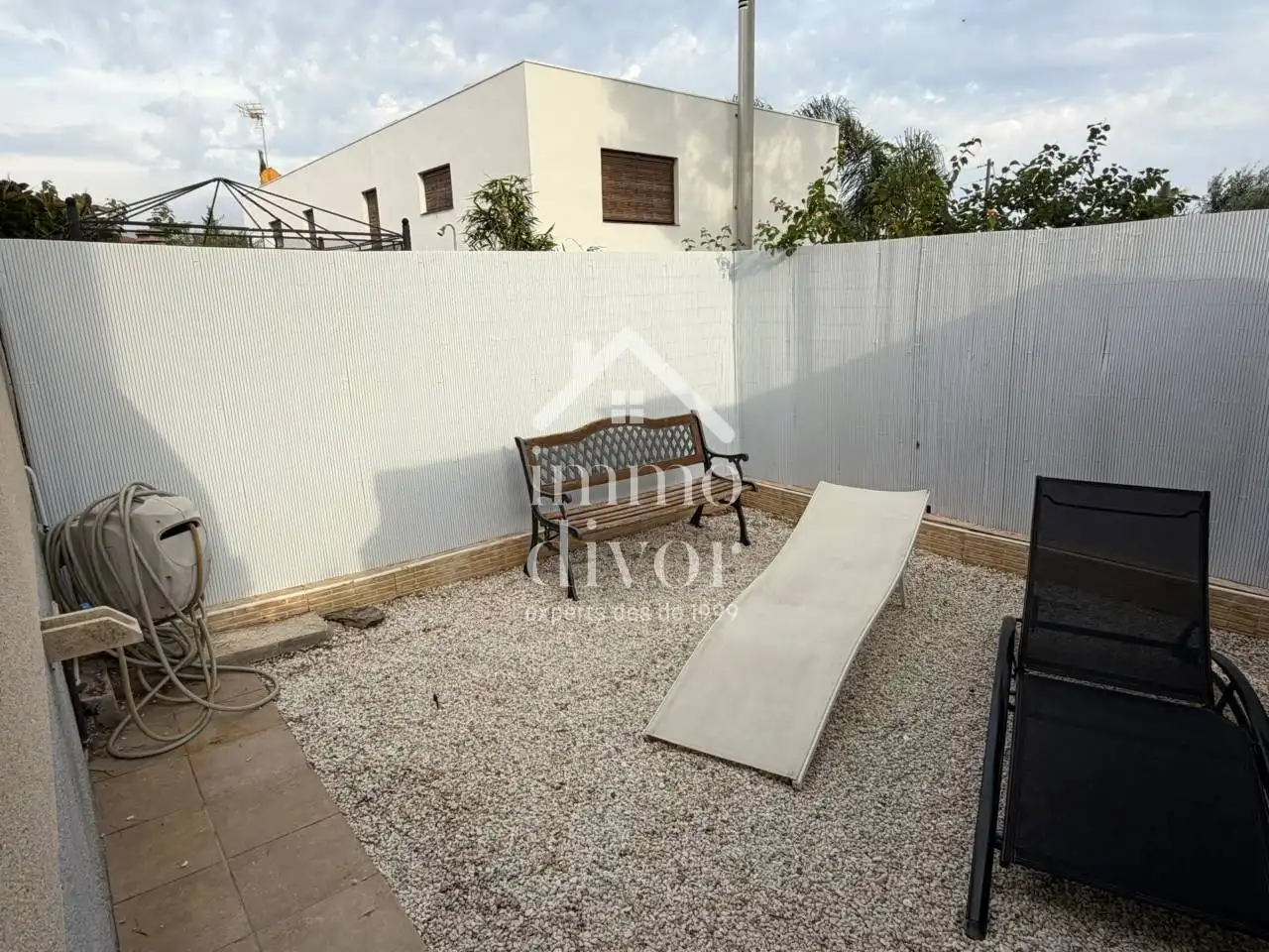 Casa aparellada amb jardí en venda a Calle Barcelona, imagen 32