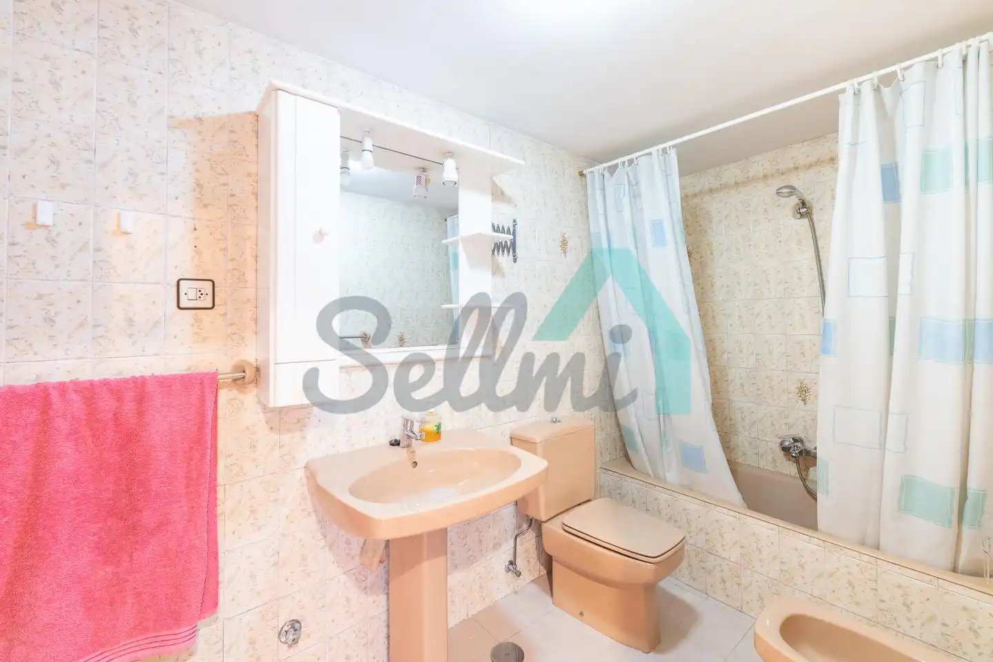 Bathroom of Flat for sale in San Martín del Rey Aurelio  with Heating, Parquet flooring and Storage room
