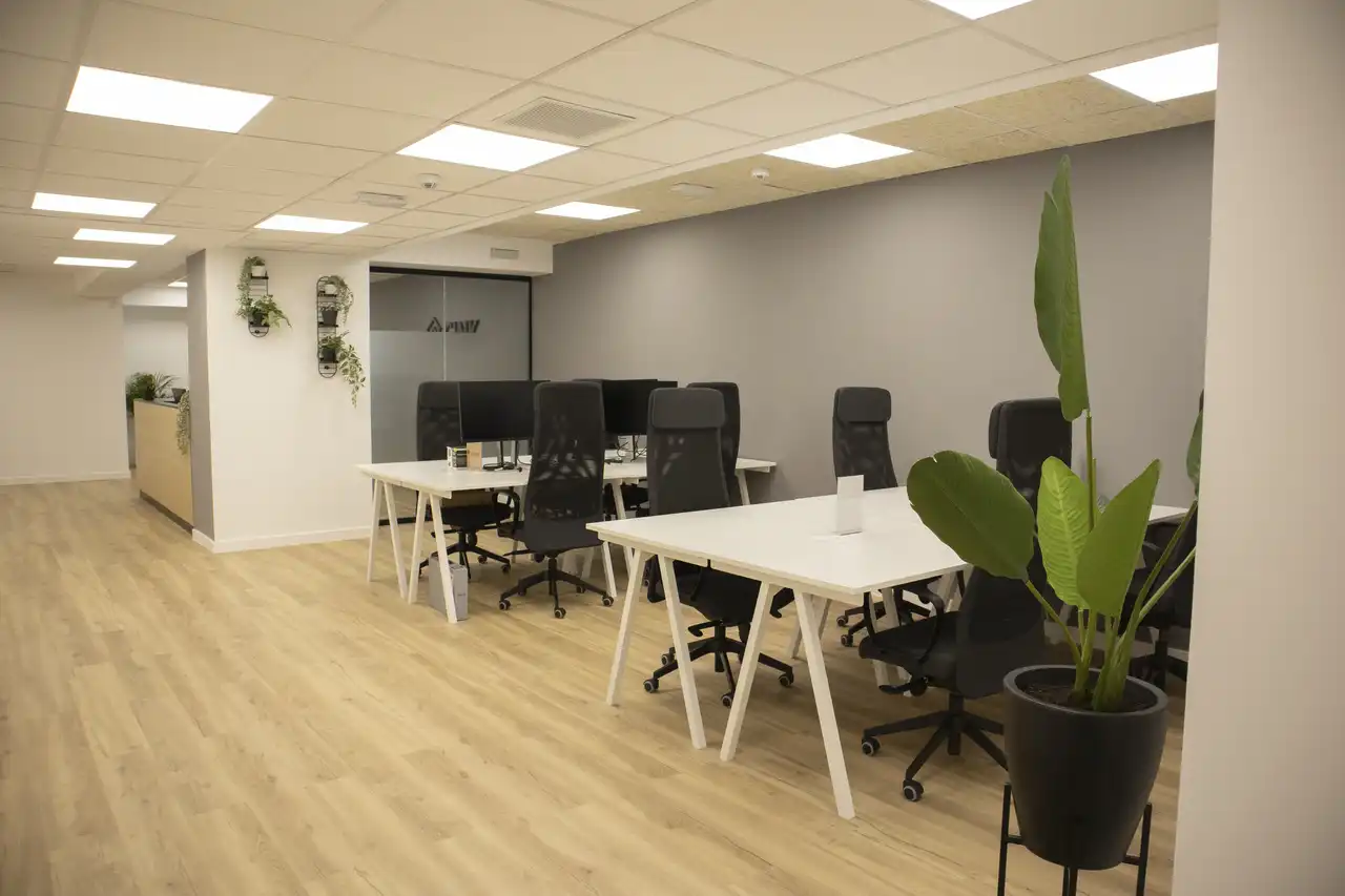 Büro zur Miete in Madrid mit Klimaanlage, Heizung und Möbliert