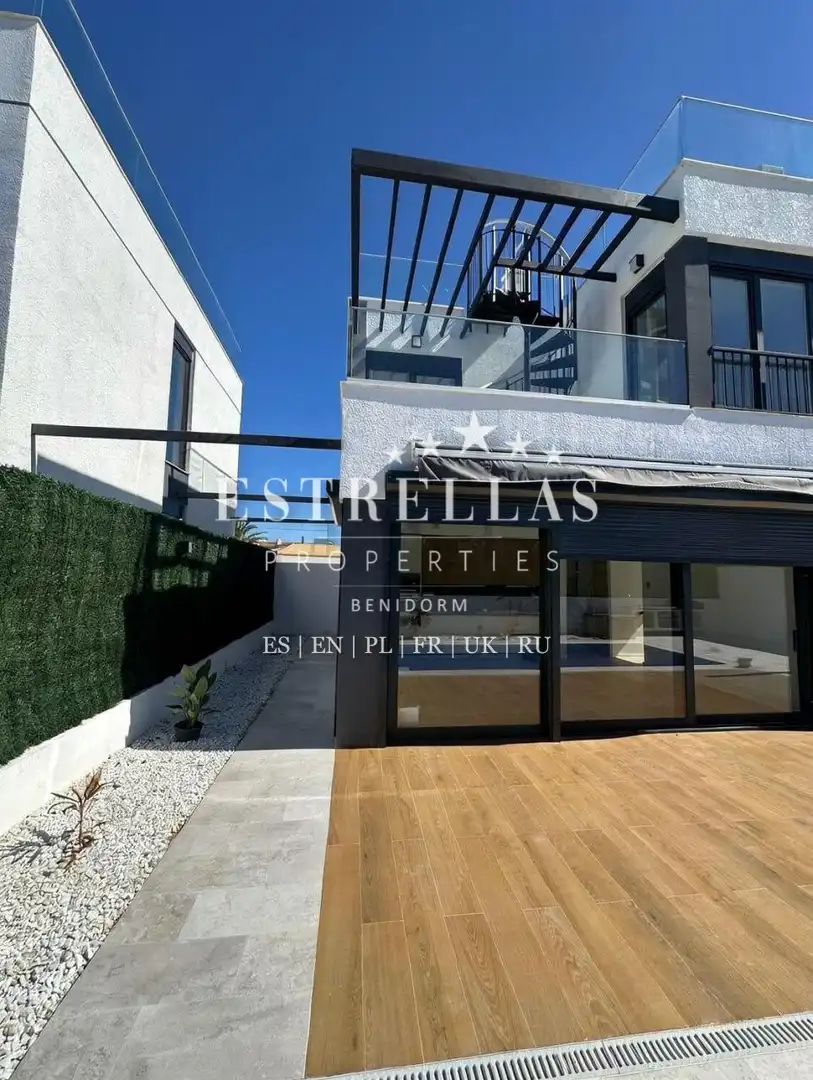 Vista exterior de Casa o chalet en venta en La Nucia con Aire acondicionado, Calefacción y Jardín privado