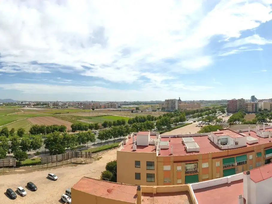 Flat for rent in Avenida Hermanos Machado, 87, Torrefiel