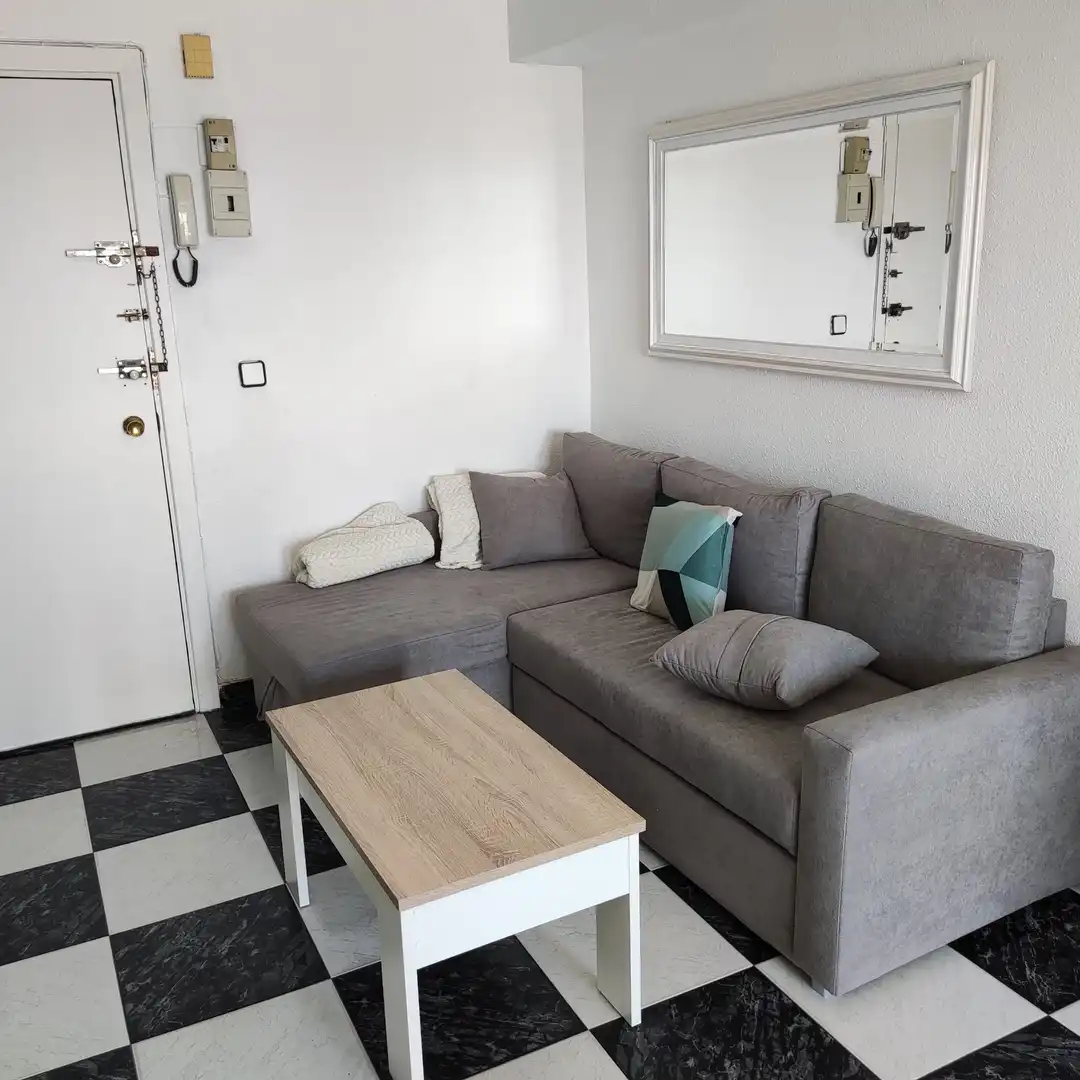 Sala de estar de Apartamento de alquiler en Torremolinos con Aire acondicionado, Amueblado y Microondas