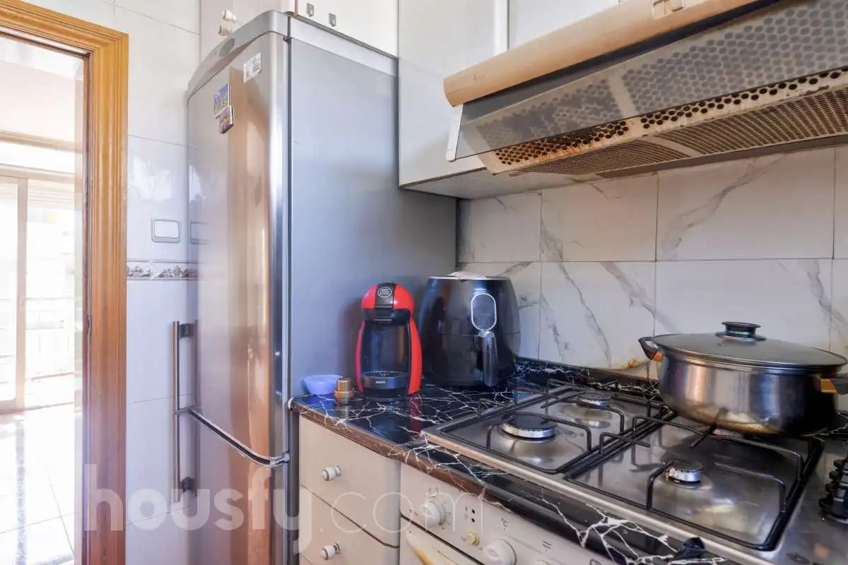 Küche von Wohnung zum Verkauf in Barcelona mit Klimaanlage, Terrasse und Balkon