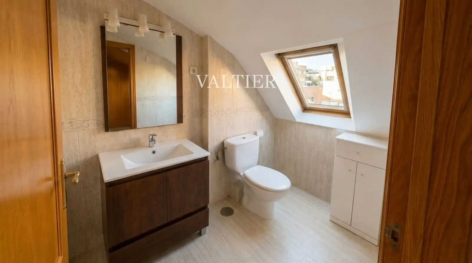 Attic for rent in DE GABRIEL DÍEZ, Cuatro Caminos - Azca