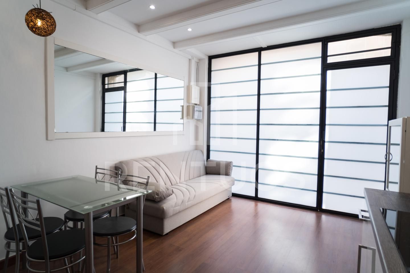 Study to rent in Carrer de les Corts, Barri de les Corts