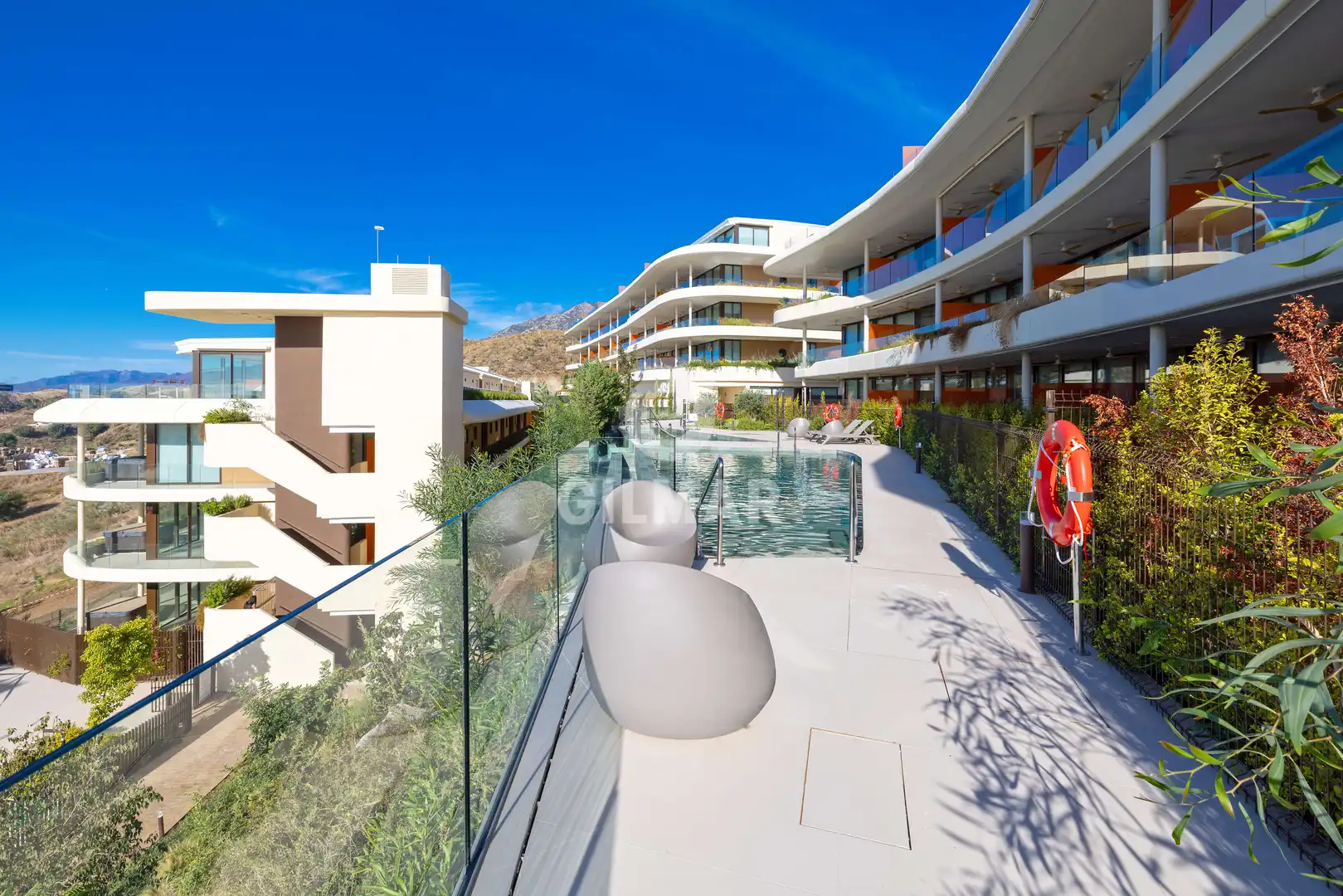 Außenansicht von Wohnungen zum Verkauf in Fuengirola mit Heizung, Privatgarten und Abstellraum