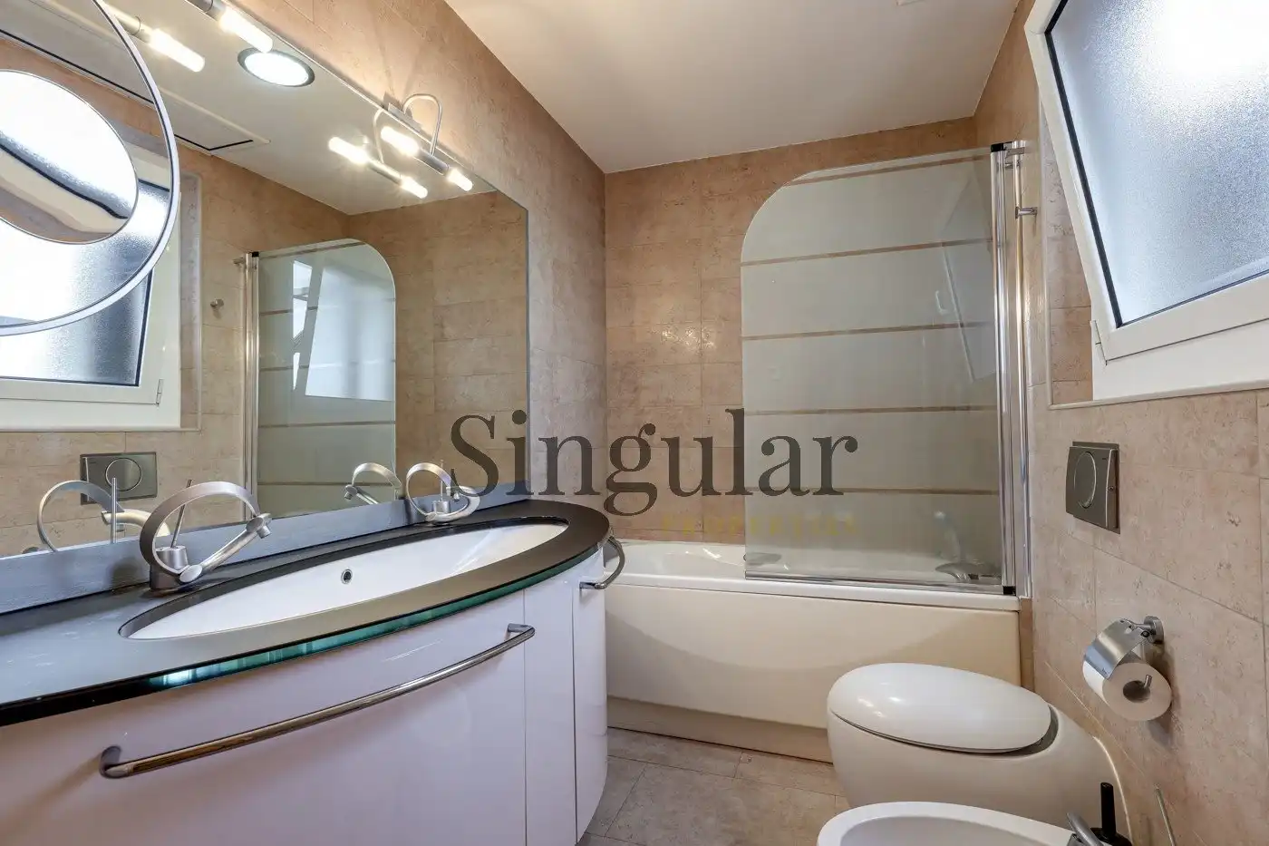 Badezimmer von Dachboden zur Miete in Barcelona mit Klimaanlage, Heizung und Privatgarten