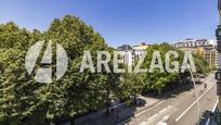Vista exterior de Pis en venda en Donostia - San Sebastián  amb Calefacció i Balcó