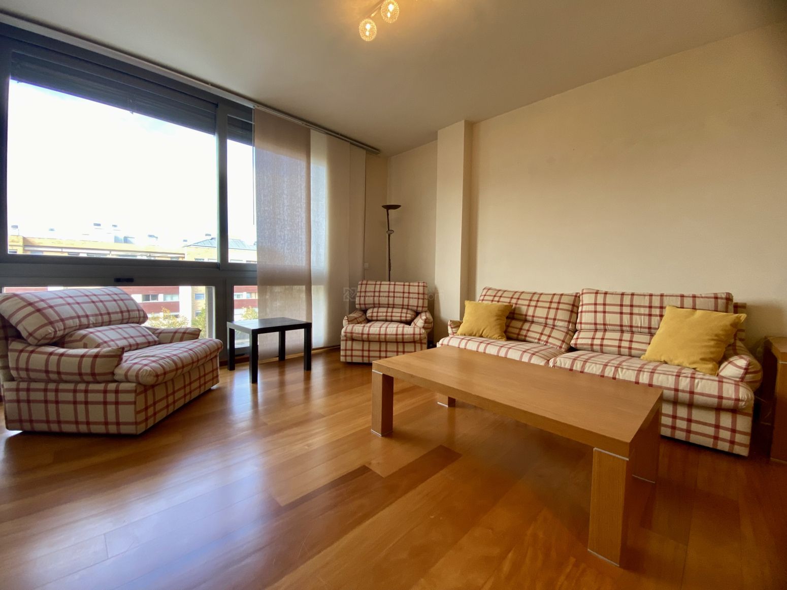 Living room of Flat for sale in  Logroño  with Air Conditioner, Heating and Private garden