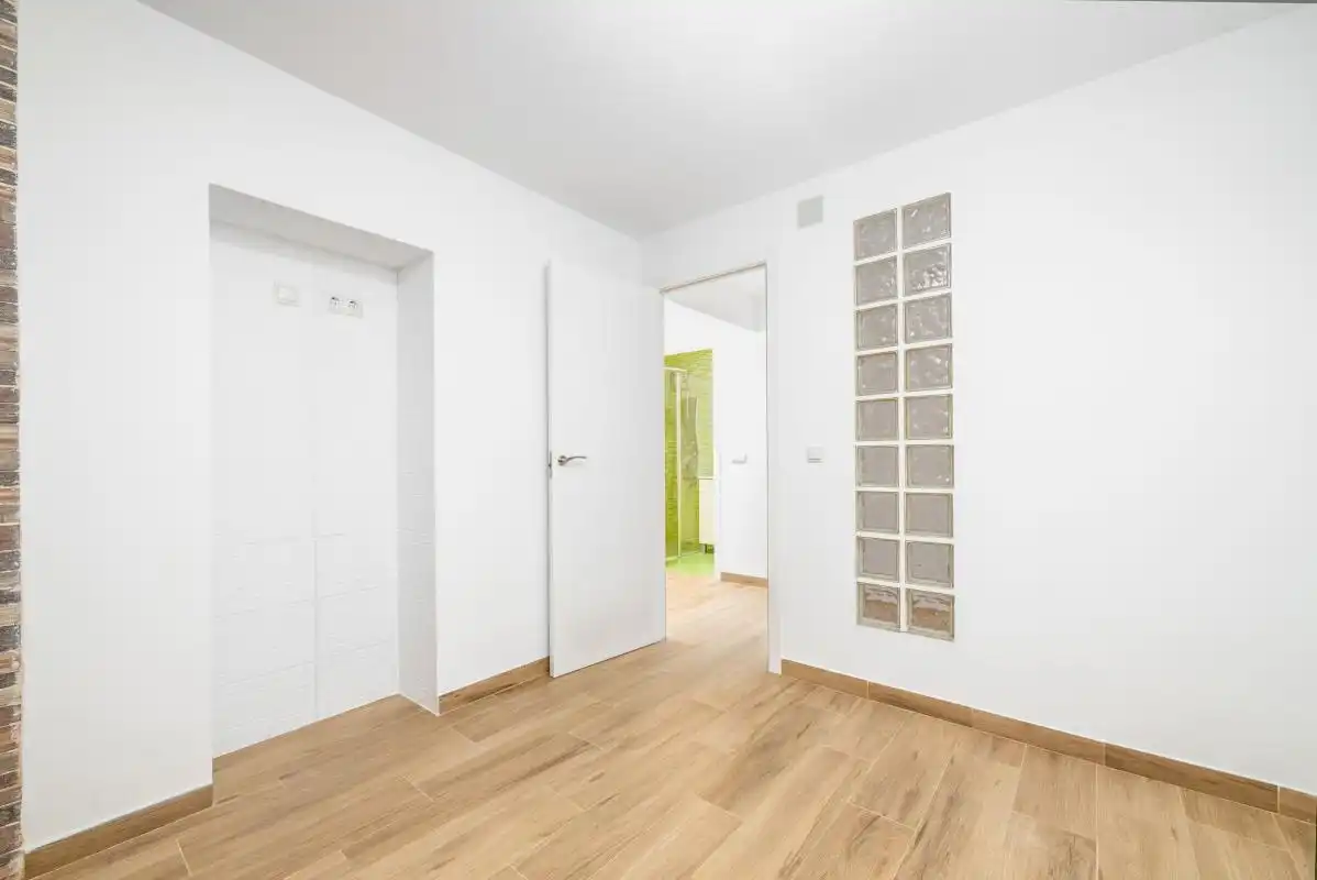 Planta baja en venta en Sevilla con Calefacción