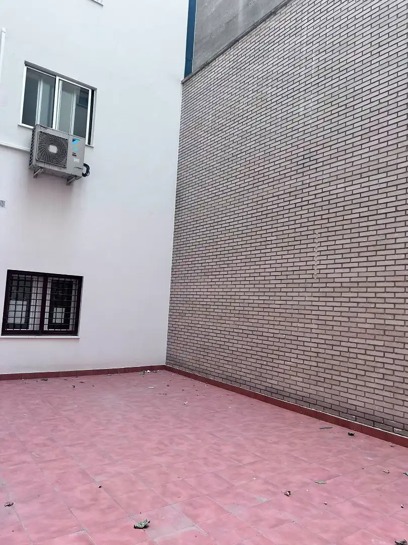 Außenansicht von Wohnung zum Verkauf in Madrid mit Klimaanlage