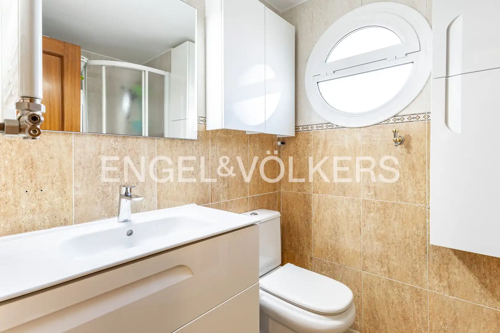 Badezimmer von Wohnung zum Verkauf in Mataró mit Klimaanlage, Heizung und Terrasse