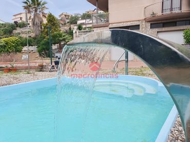 Xalet amb balcó en venda a Olesa de Montserrat