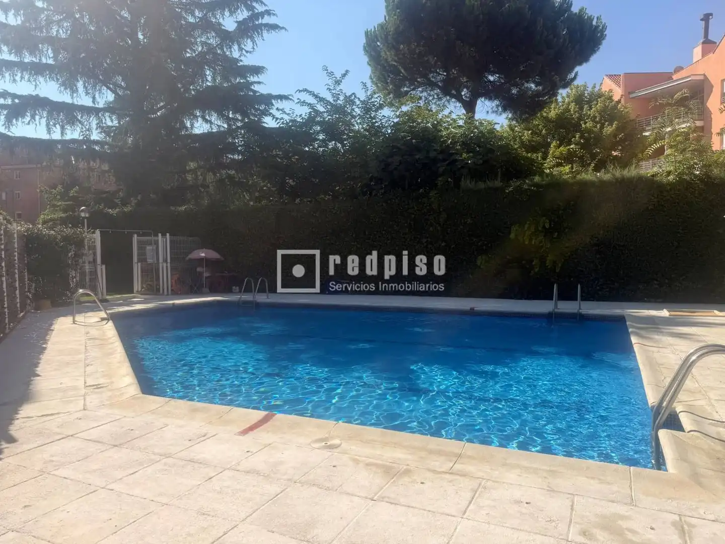 Piscina de Pis en venda en Galapagar amb Calefacció, Jardí privat i Terrassa