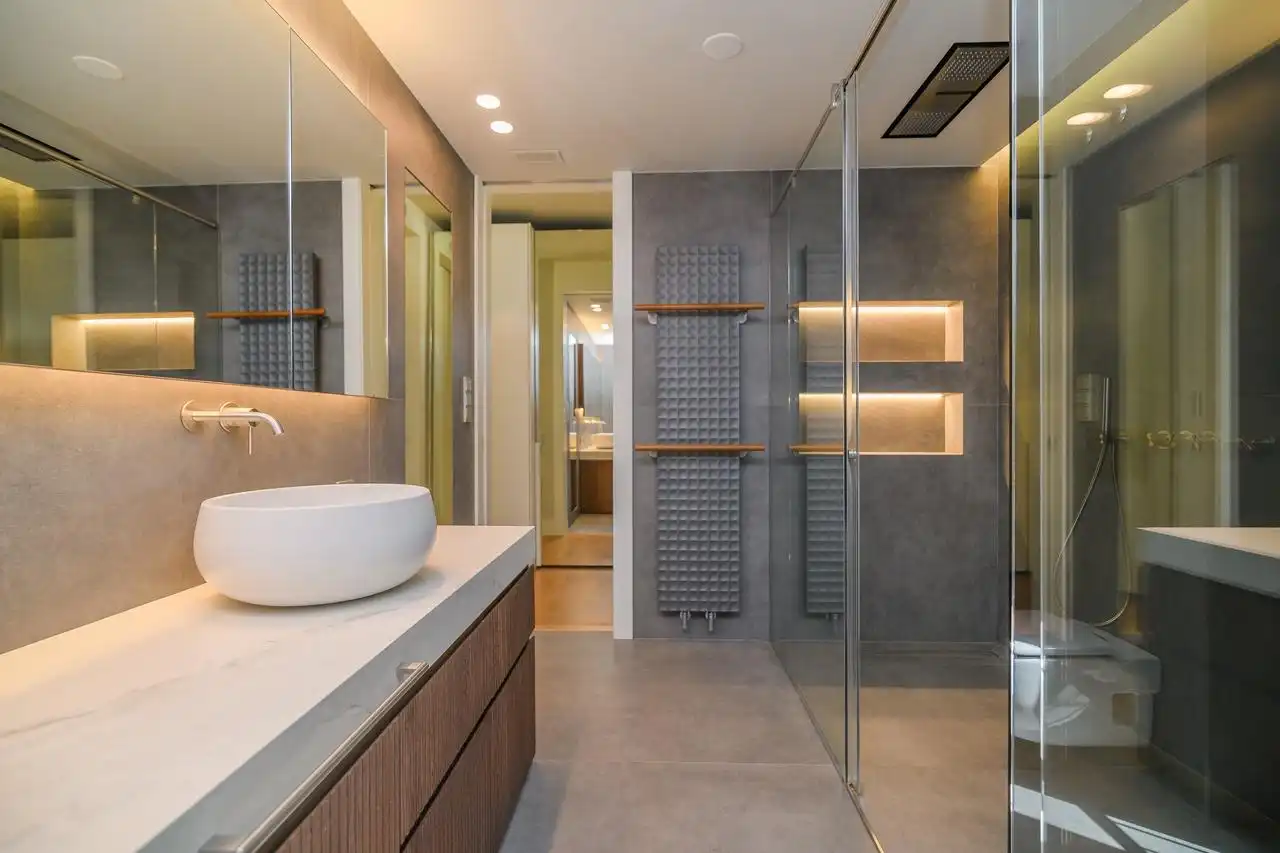 Badezimmer von Dachboden zum Verkauf in Barcelona mit Klimaanlage, Heizung und Terrasse