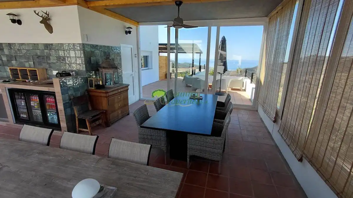 Terrasse von Geschaftsraum zum Verkauf in Cómpeta mit Klimaanlage