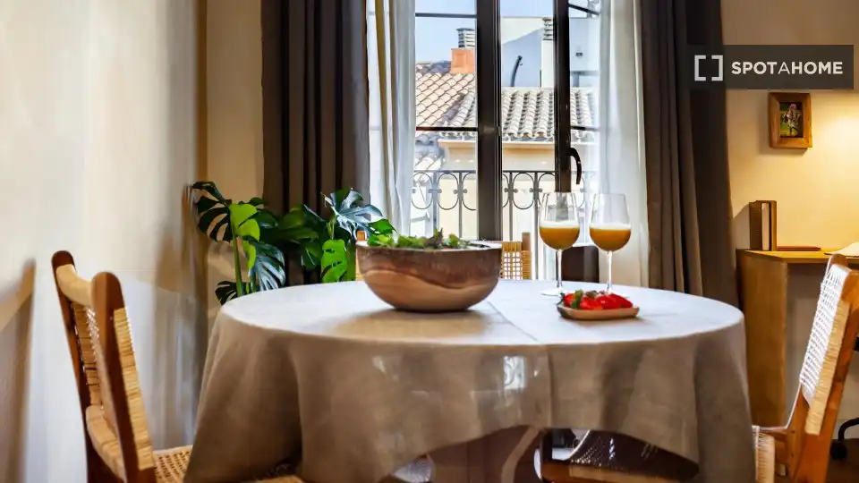 Room in Sant Pere, Sta. Caterina i la Ribera