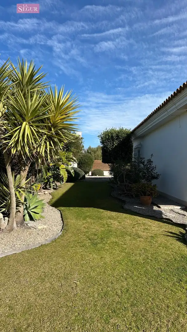 Jardín de Finca rústica en venta en Barbate con Aire acondicionado, Jardín privado y Terraza