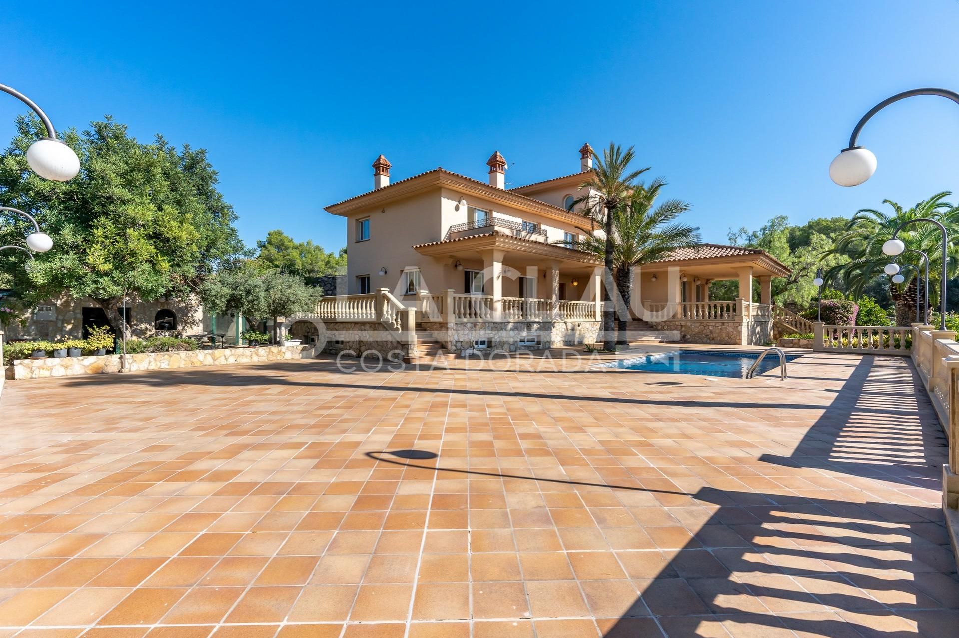 Exterior view of House or chalet for sale in  Tarragona Capital  with Heating, Private garden and Storage room
