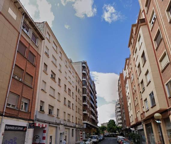 Piso en Venta en Calle ALCALDE E. PEREZ FRANCES en San Millán - Ayuntamiento