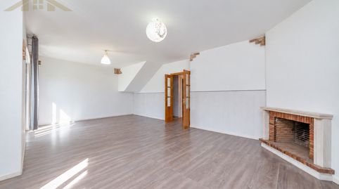 Foto 2 de Casa adosada en venta en Calle Océano Pacífico, Las Lomas, Seseña