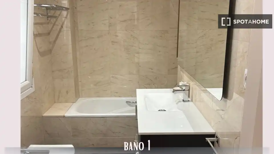 Baño de Apartamento para compartir en Alicante / Alacant con Aire acondicionado, Calefacción y Terraza