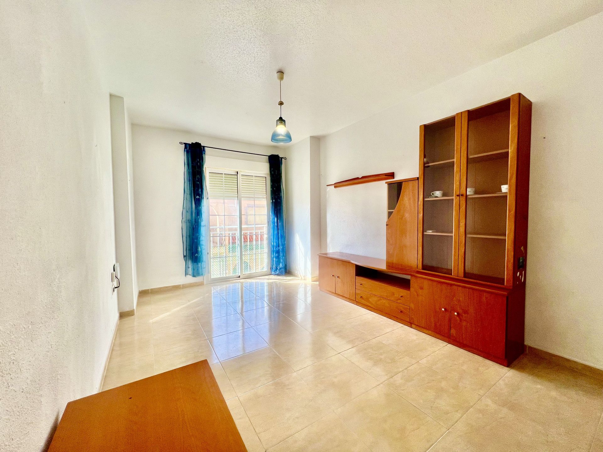 Sala d'estar de Pis en venda en Vícar amb Aire condicionat, Terrassa i Moblat