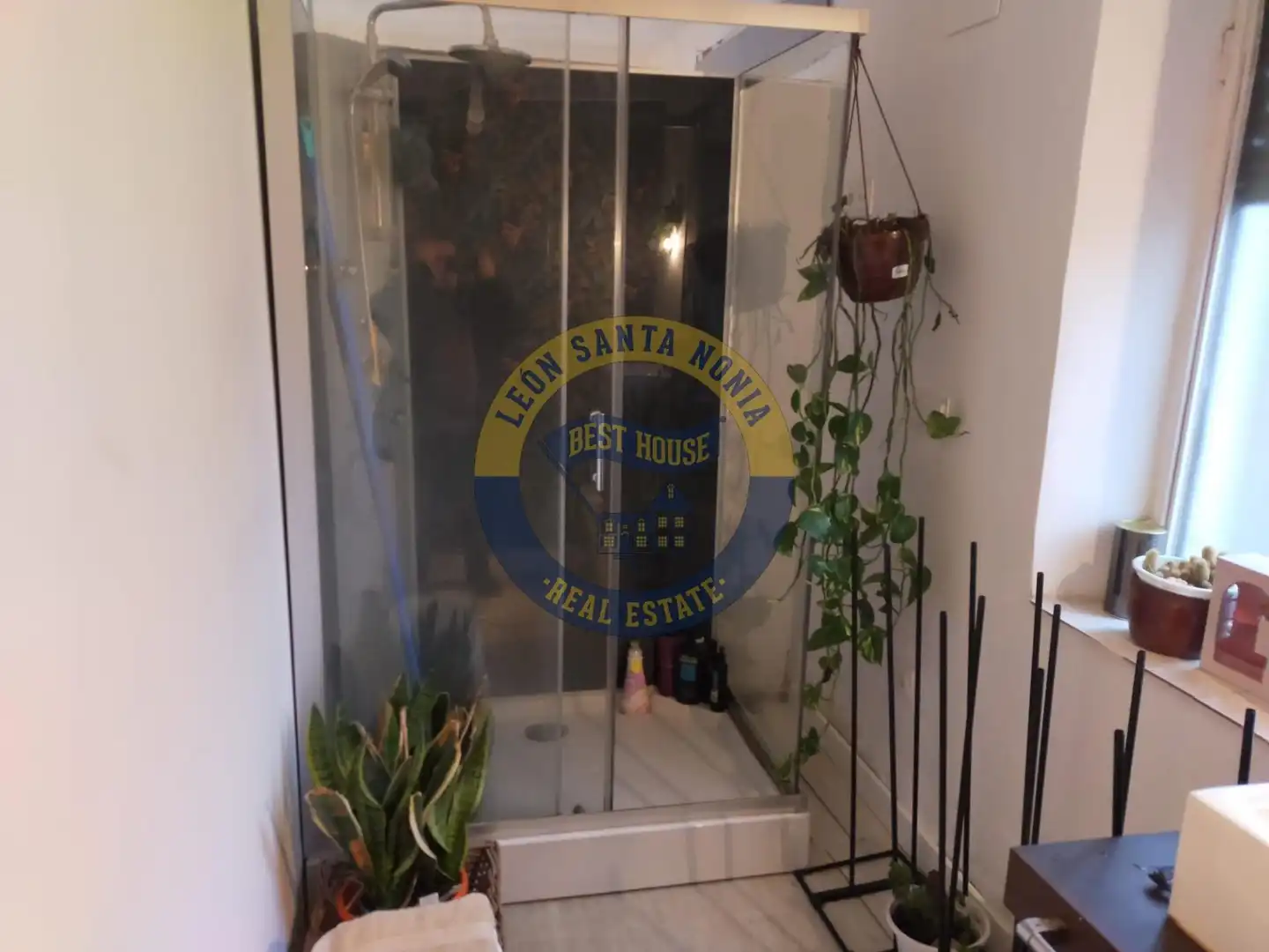 Baño de Ático en venta en León Capital  con Aire acondicionado, Calefacción y Parquet