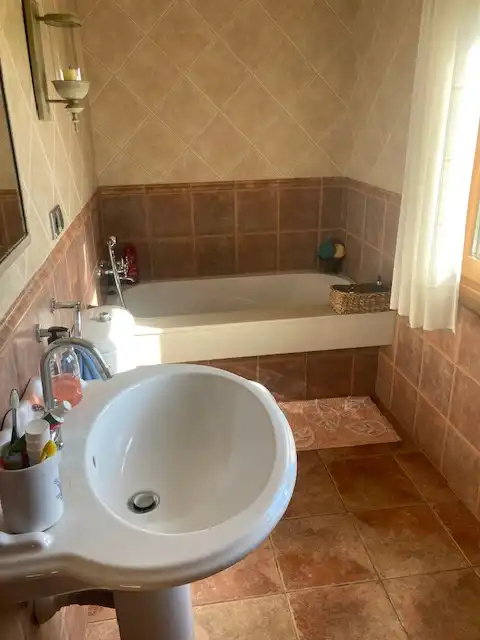 Baño de Casa o chalet en venta en Carballo con Calefacción, Jardín privado y Parquet