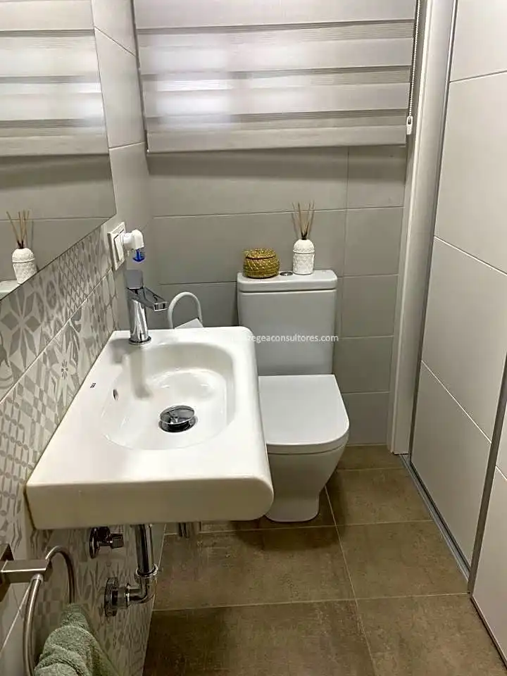 Baño de Piso en venta en Lucena con Aire acondicionado