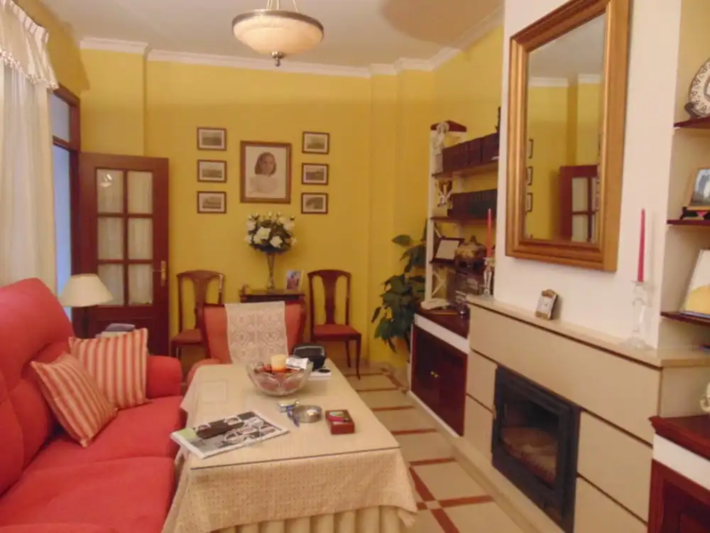 Sala de estar de Casa o chalet en venta en Lora del Río con Aire acondicionado y Calefacción