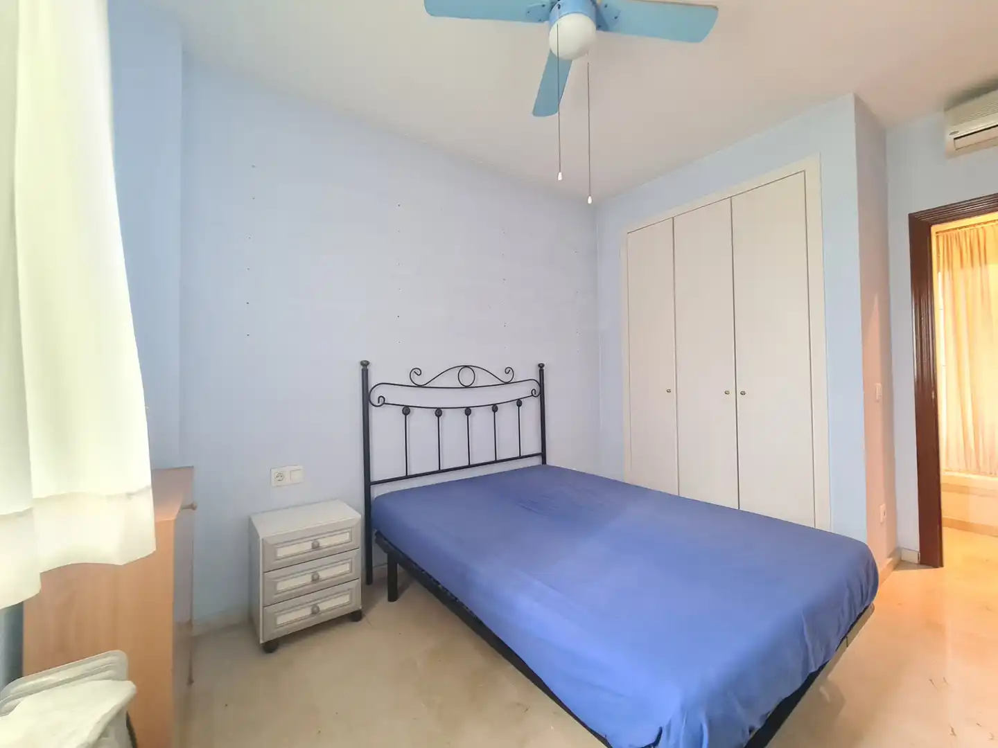 Bedroom of Flat for sale in Sevilla  with Air Conditioner and Storage room