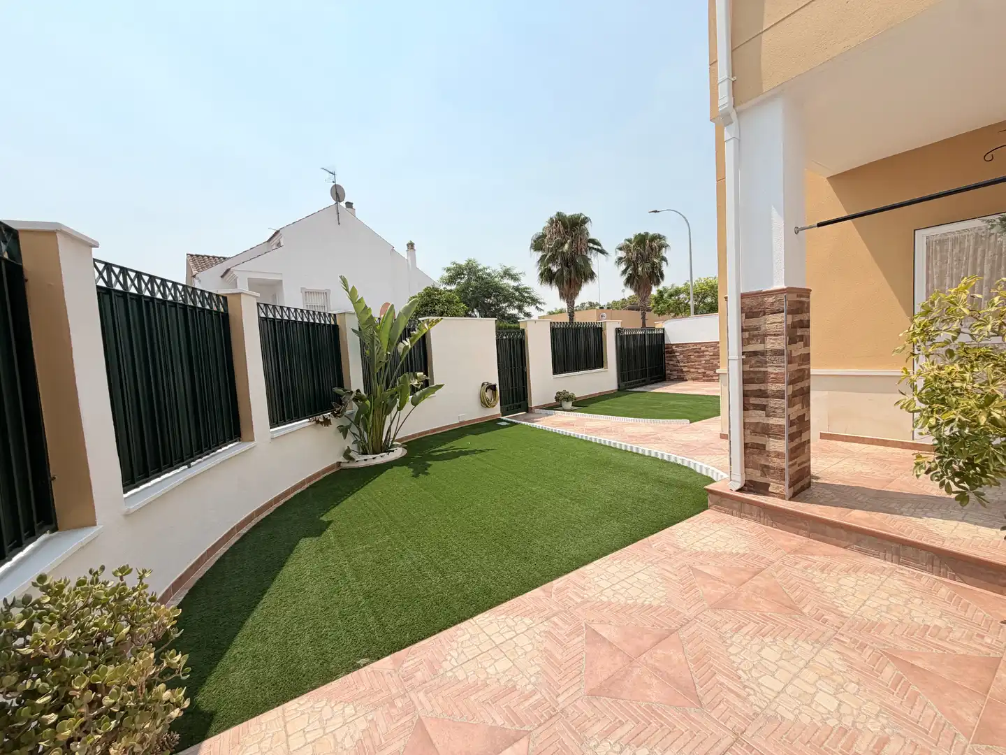 Jardí de Casa o xalet en venda en Espartinas amb Aire condicionat, Terrassa i Traster