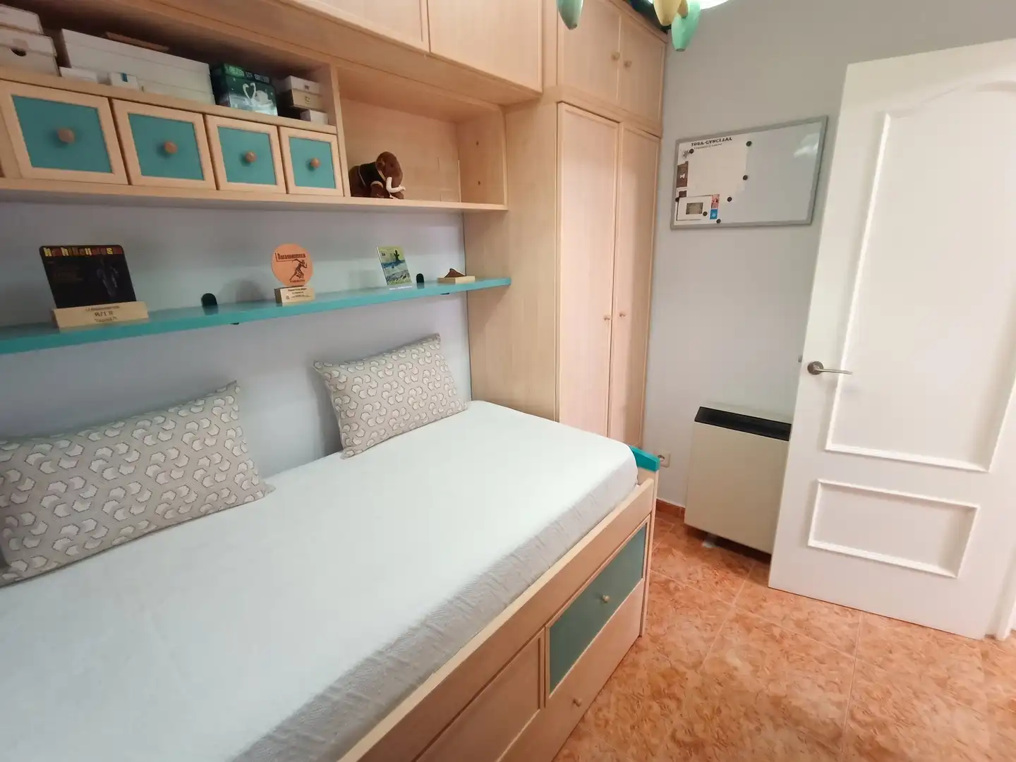 Bedroom of Flat for sale in Parla  with Air Conditioner, Heating and Storage room