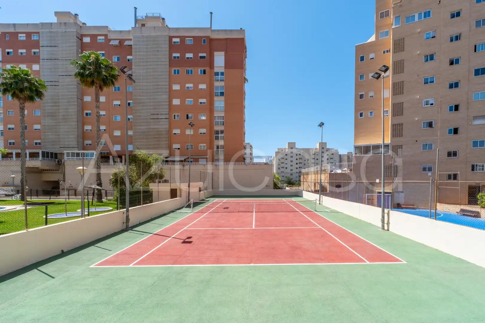 Parking de Piso en venta en Alicante / Alacant con Aire acondicionado y Piscina comunitaria