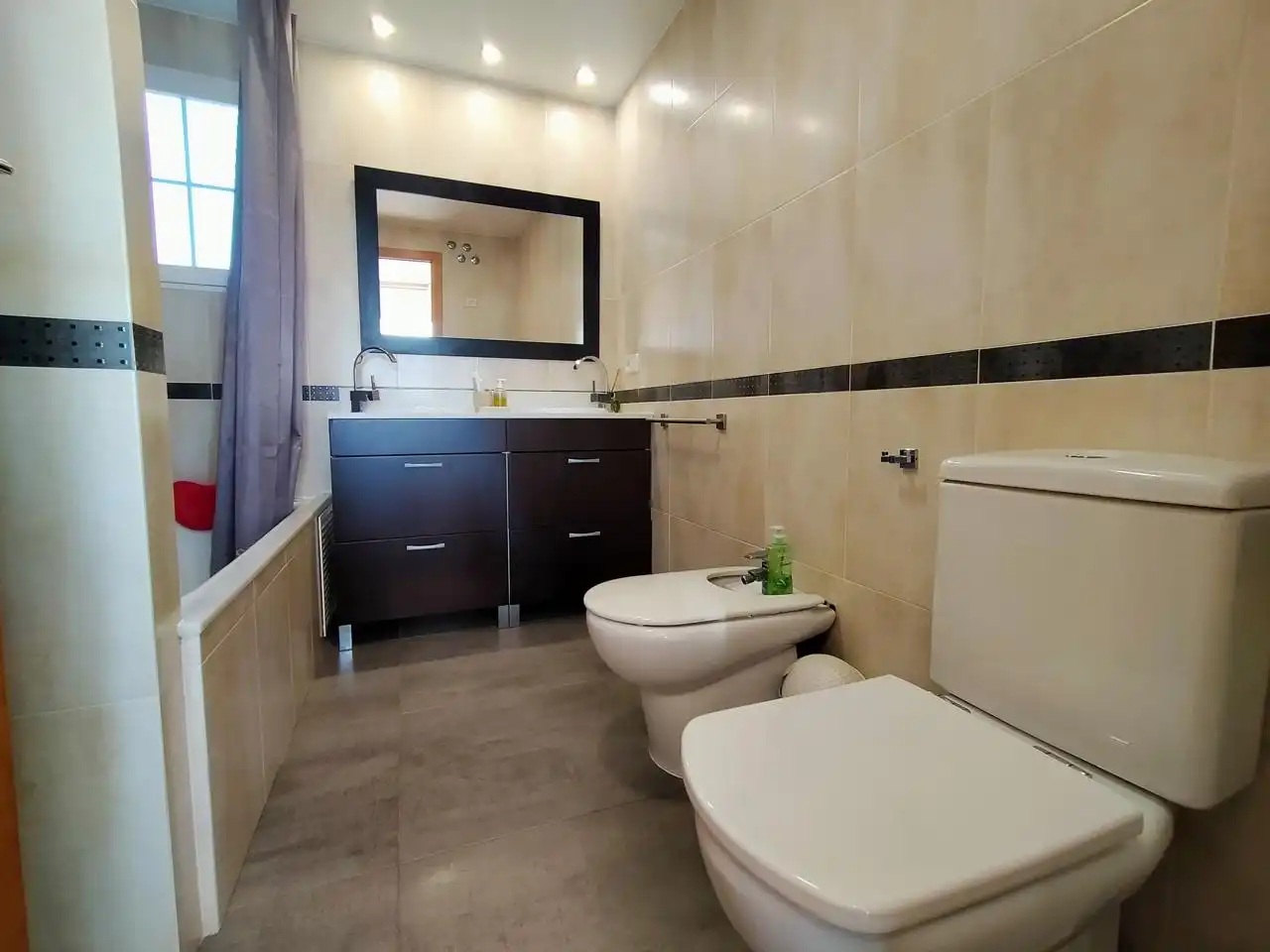 Baño de Casa o chalet en venta en Oliva con Aire acondicionado, Jardín privado y Terraza