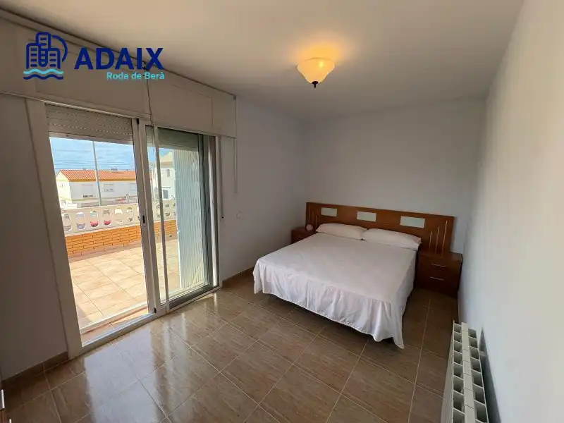 Bedroom of Houses for sale in Roda de Berà  with Air Conditioner, Heating and Terrace