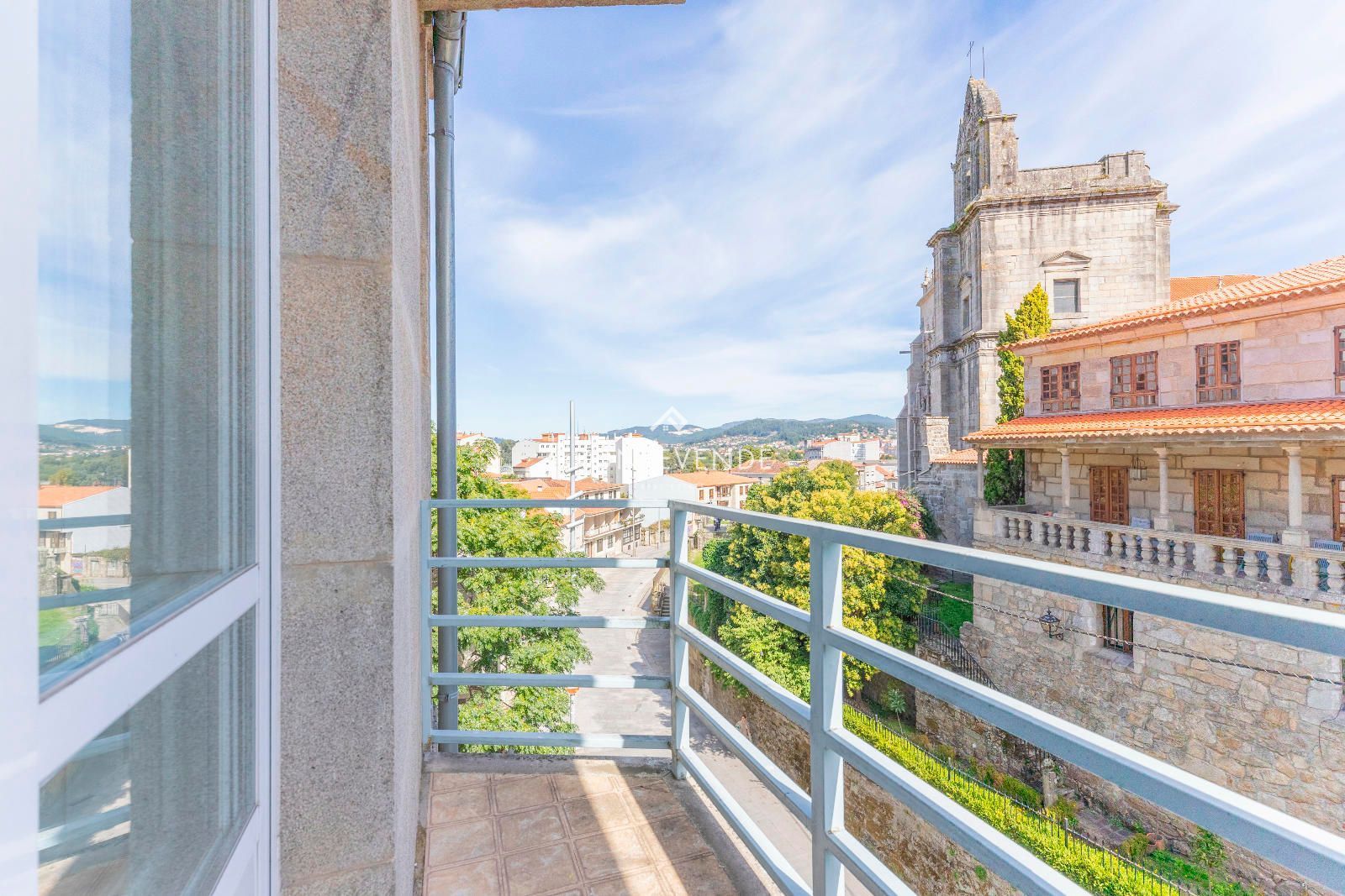 Exterior view of Flat for sale in Pontevedra Capital   with Heating, Terrace and Storage room