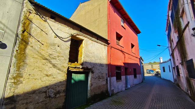 Casa adosada en Venta en Mohedas de Granadilla