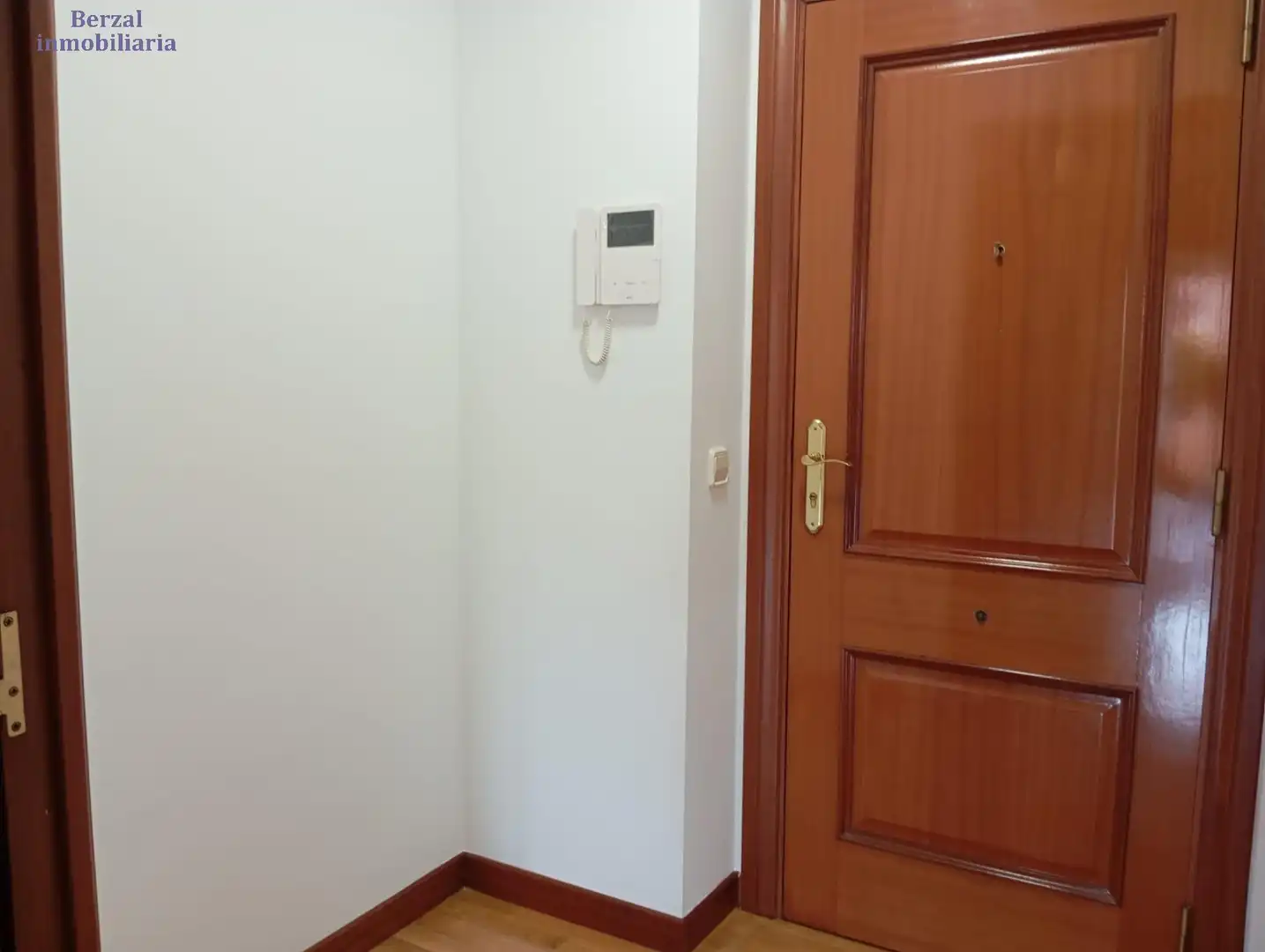 Piso de alquiler en  Logroño con Calefacción, Jardín privado y Terraza