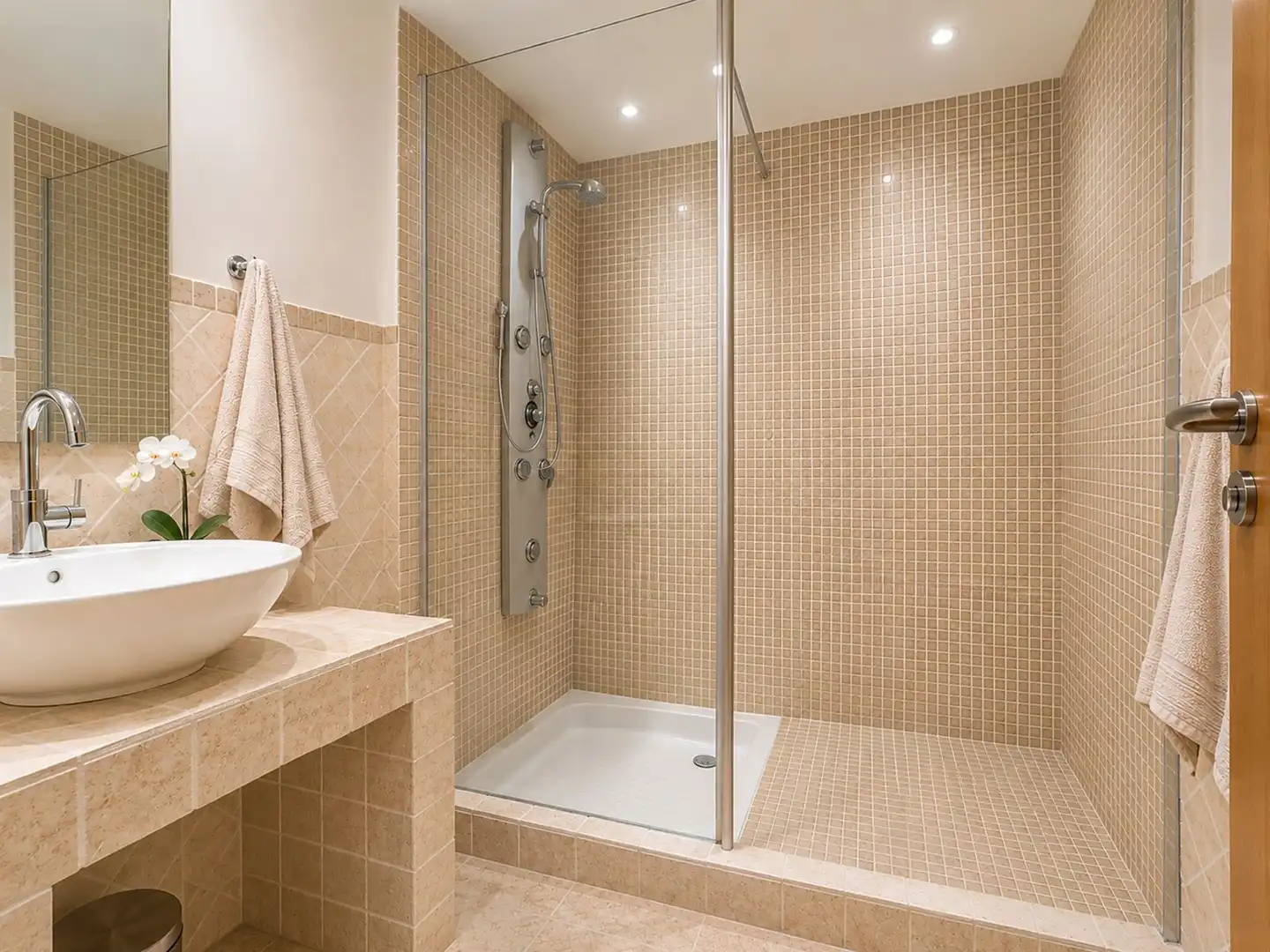 Bathroom of Apartments for sale in Estepona  with Air Conditioner, Terrace and Furnished