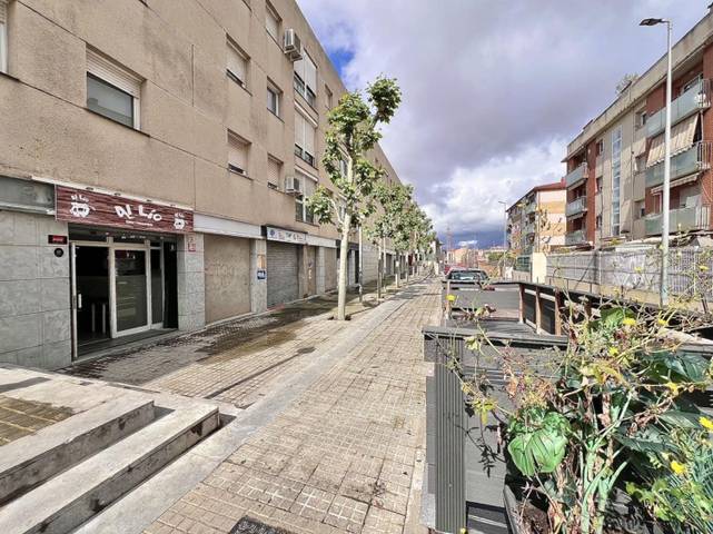 Local comercial en Venta en Calle Pirineus en Les Arenes - La Grípia  Can Montllor