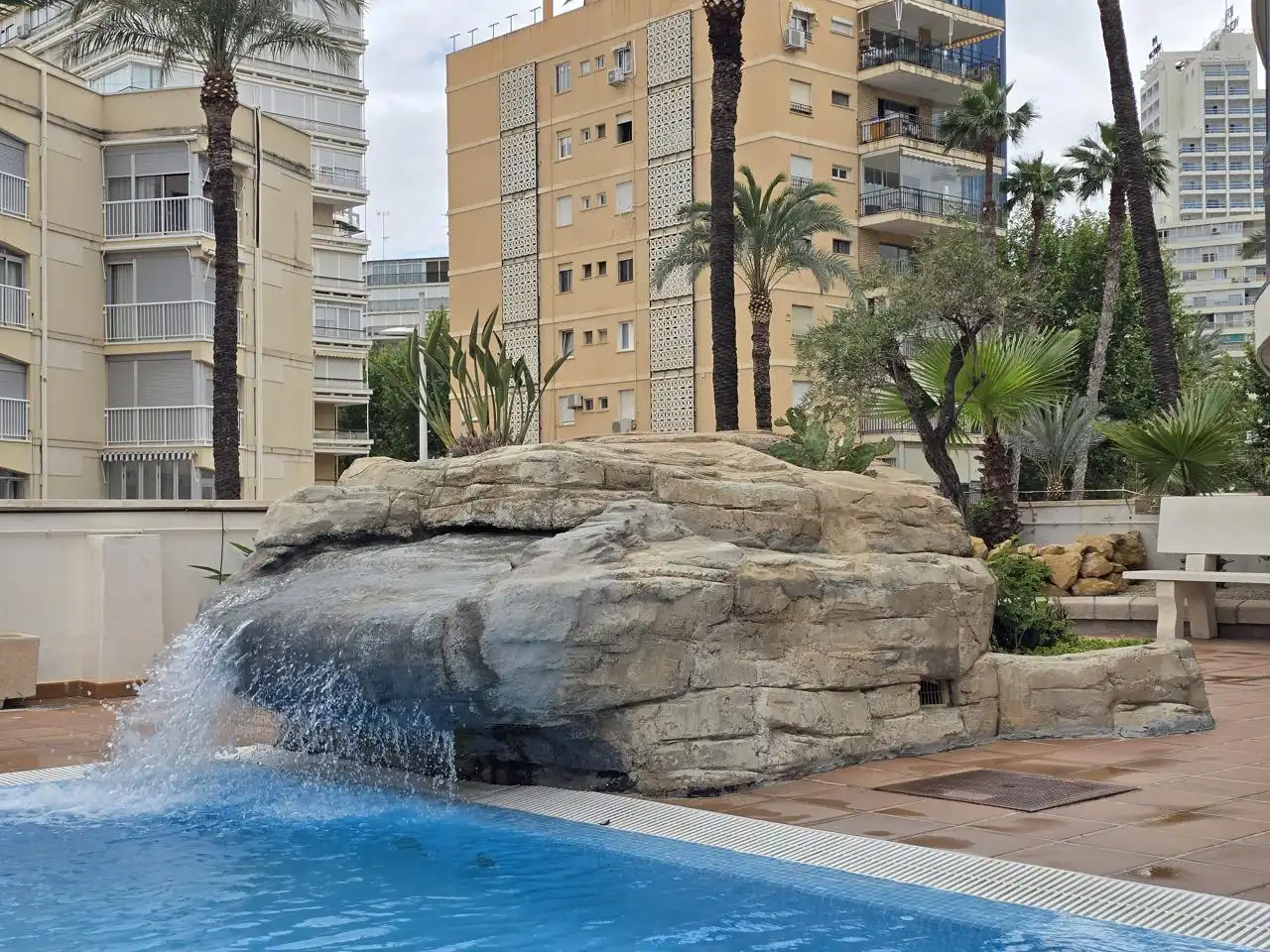 Piscina de Piso en venta en Benidorm con Aire acondicionado, Terraza y Piscina