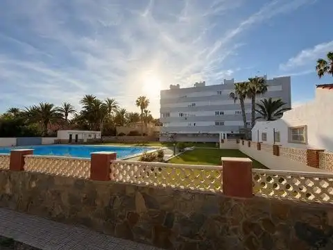 Vista exterior de Apartamento en venta en Roquetas de Mar con Jardín privado y Piscina comunitaria