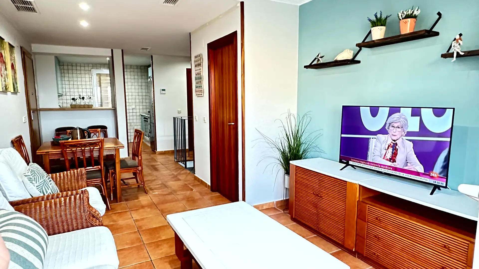 Sala d'estar de Apartament de lloguer en Oliva amb Aire condicionat, Calefacció i Terrassa