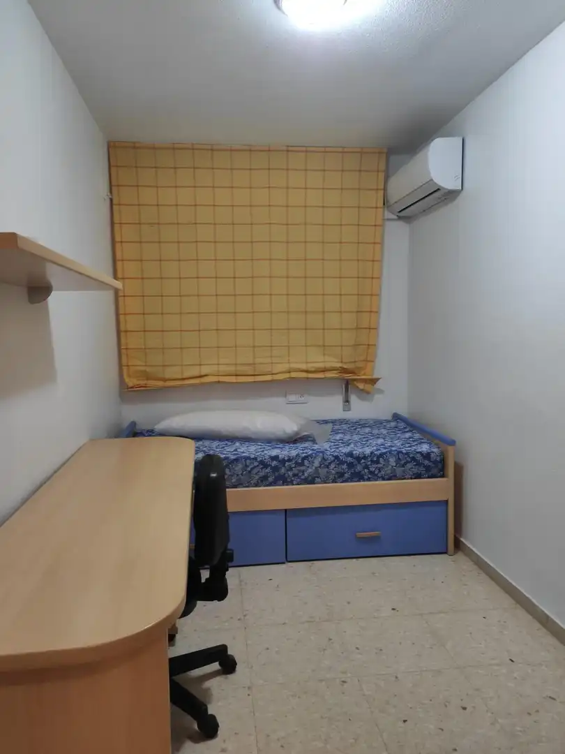 Habitación de Piso de alquiler en Murcia con Aire acondicionado, Calefacción y Jardín privado