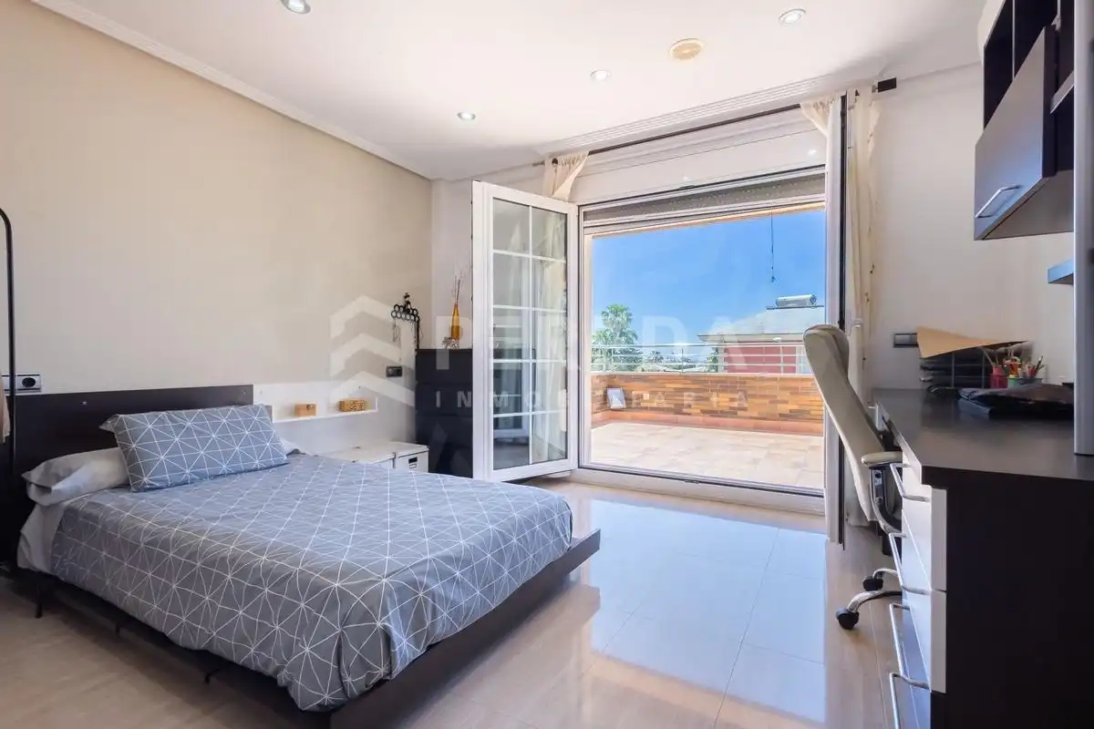 Habitación de Casa o chalet en venta en Roquetas de Mar con Aire acondicionado, Jardín privado y Piscina