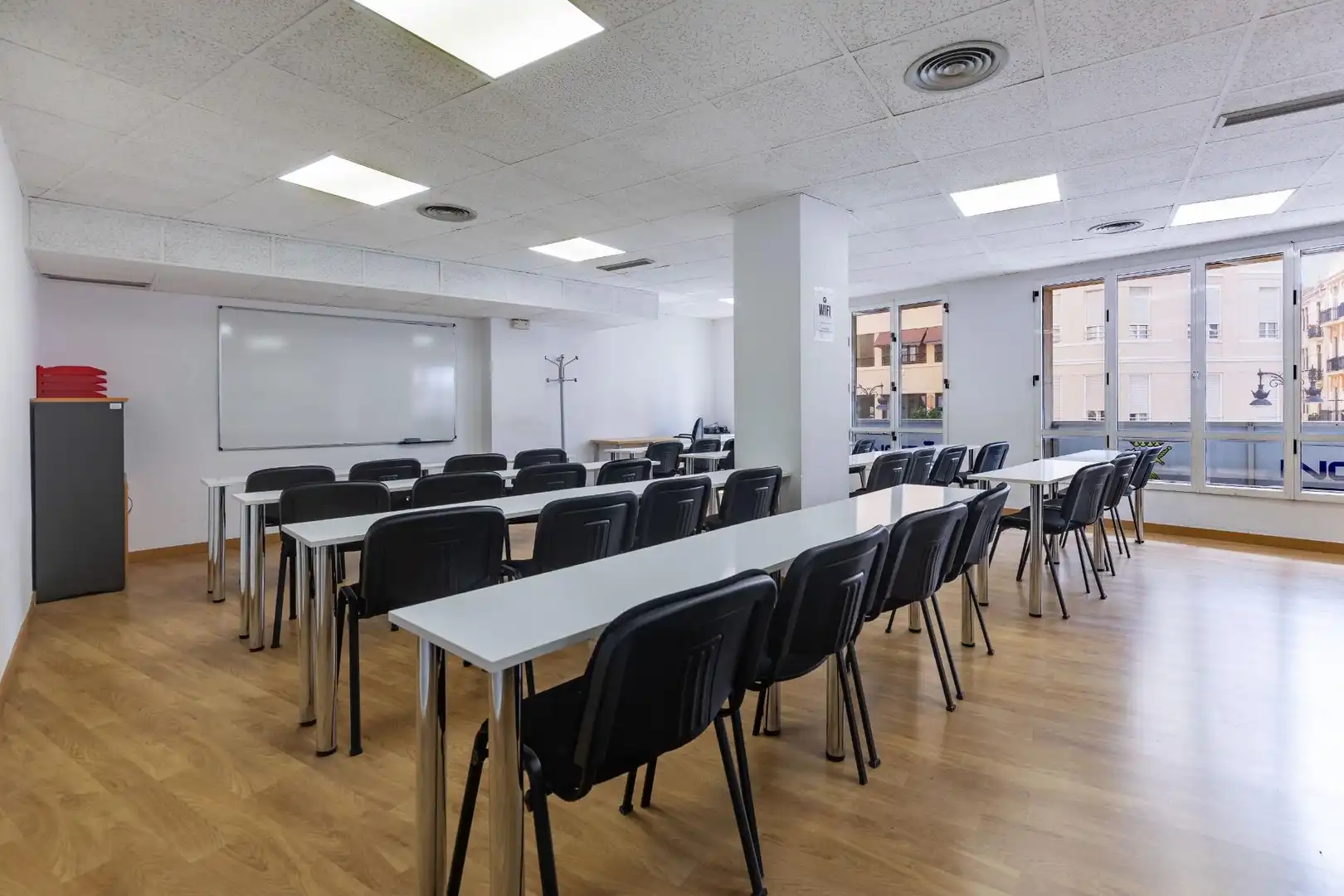 Office for rent in Valencia  with Air Conditioner and Heating
